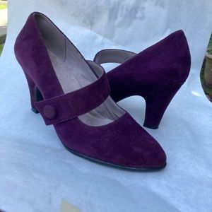 Beautiful Royal Purple suede Aerosols